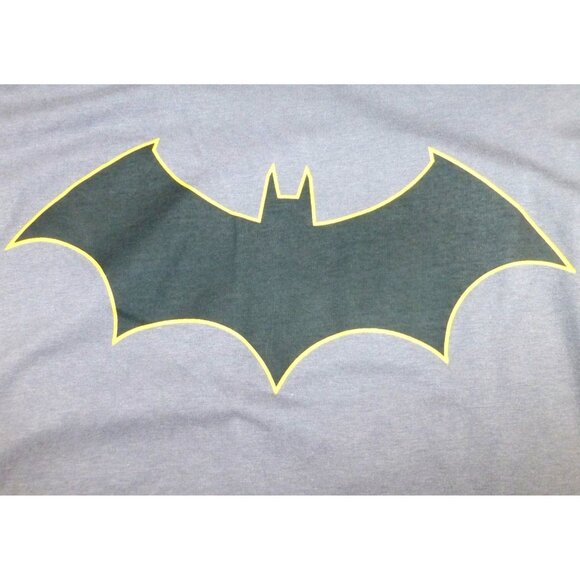 NWT Batman Graphic Tee Detachable Cape XL Shirt Cosplay Bat Belt - Picture 9 of 11